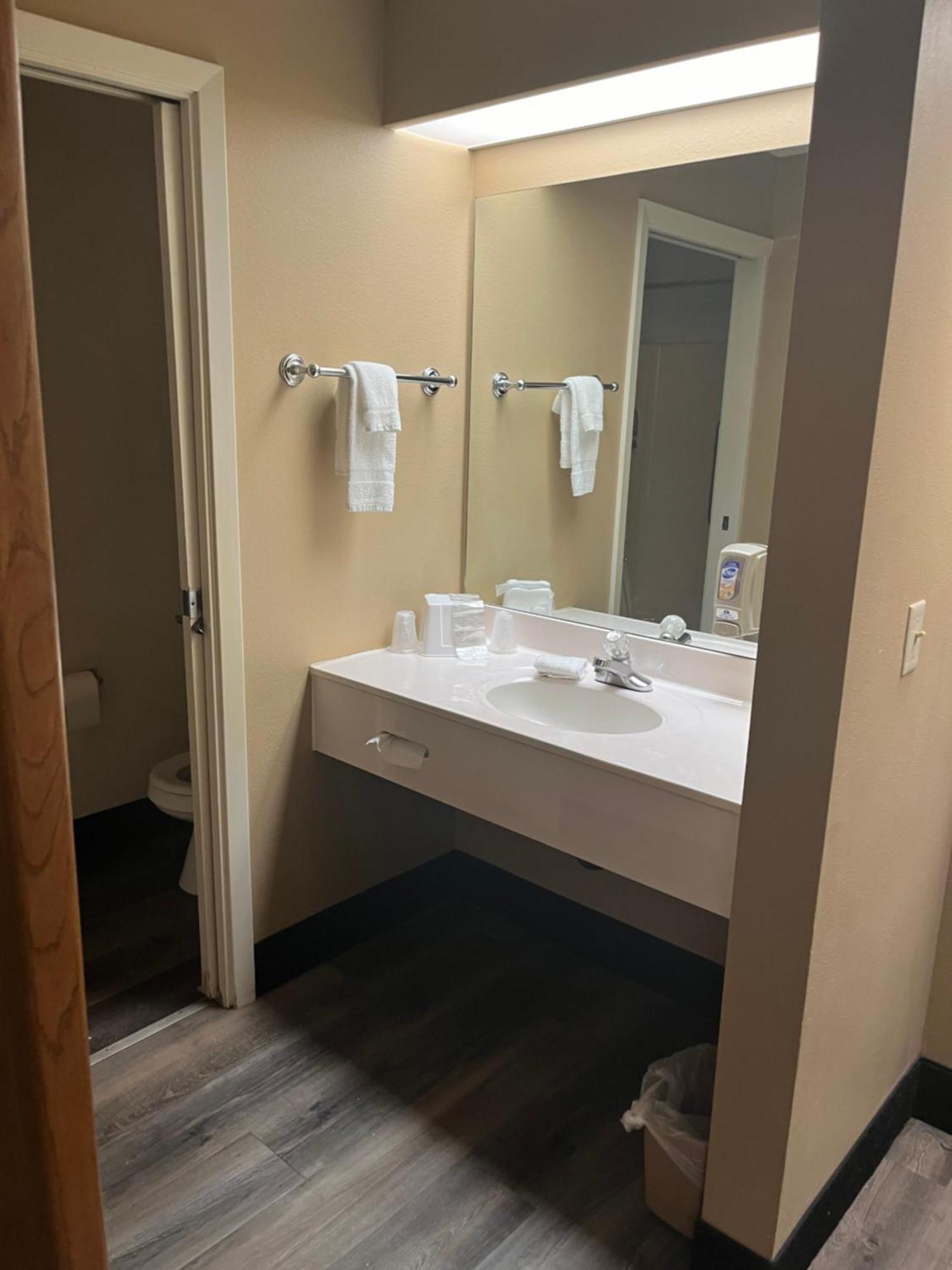 Americas Best Value Inn Kalispell Extérieur photo