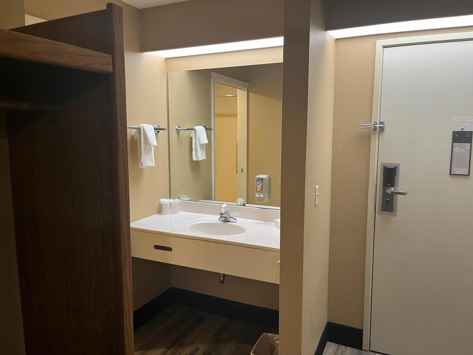 Americas Best Value Inn Kalispell Extérieur photo