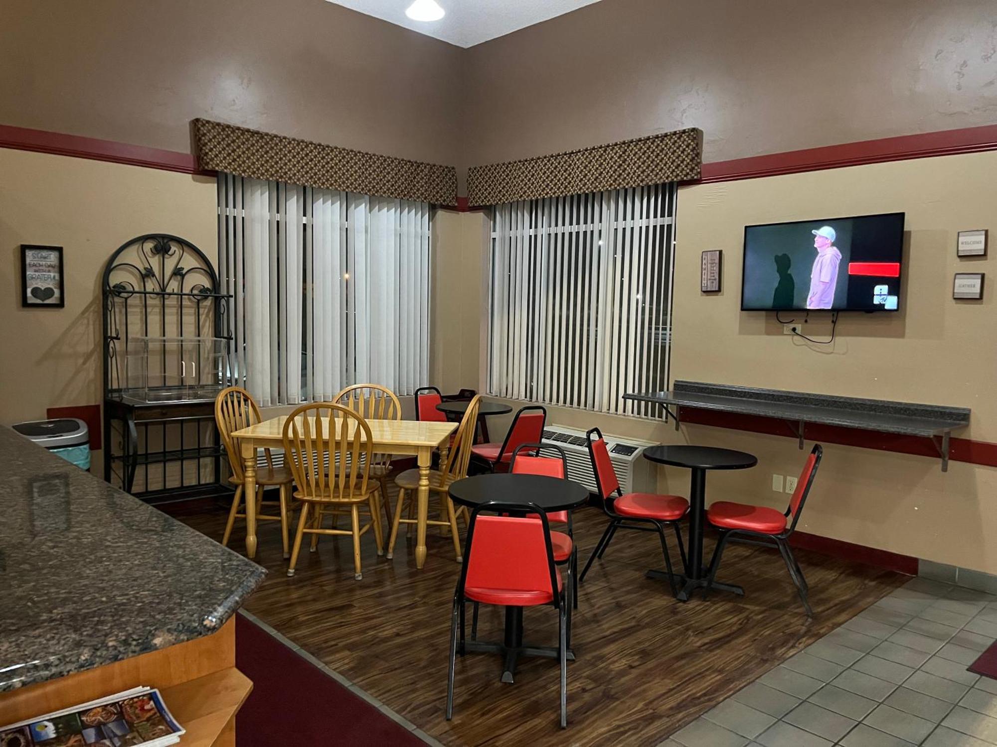 Americas Best Value Inn Kalispell Extérieur photo