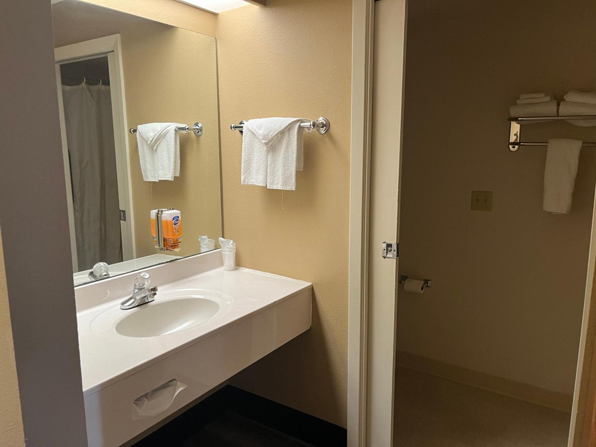 Americas Best Value Inn Kalispell Extérieur photo