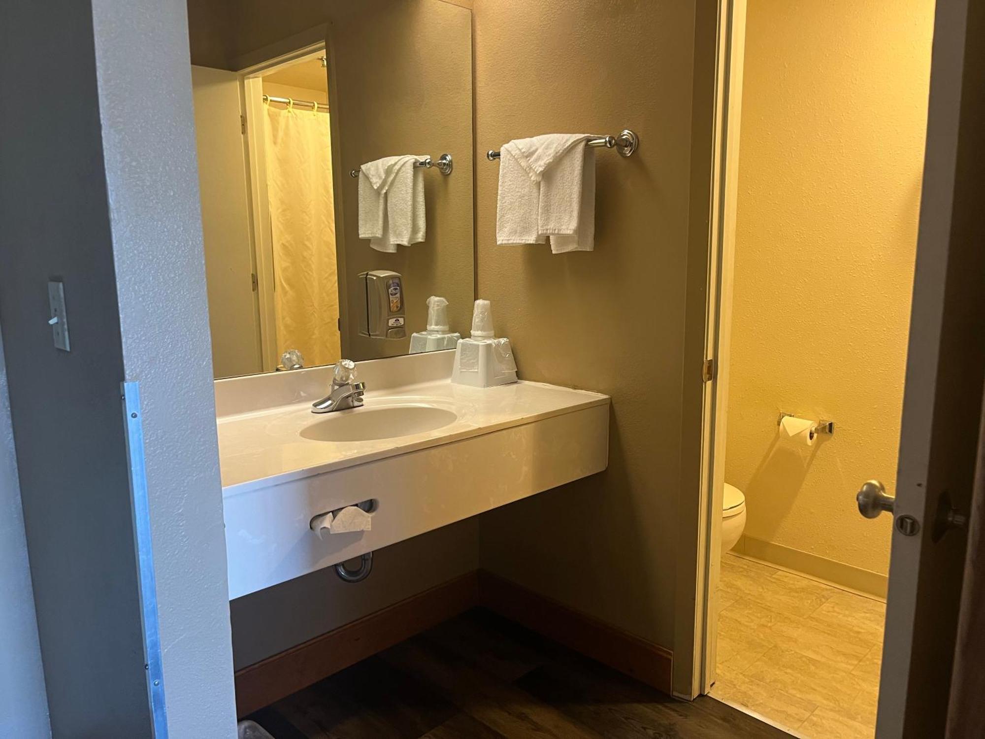 Americas Best Value Inn Kalispell Extérieur photo